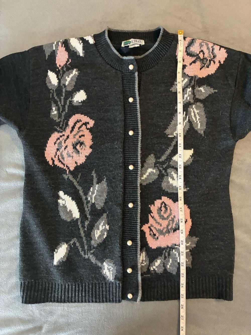 Chic Floral Cardigan in Black and Pink Cottagecore Grandmacore Peasant - Picture 8 of 10